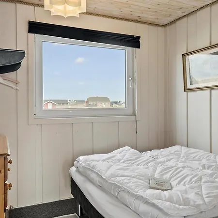 Feriehus Awesome In Harboore With Wifi *